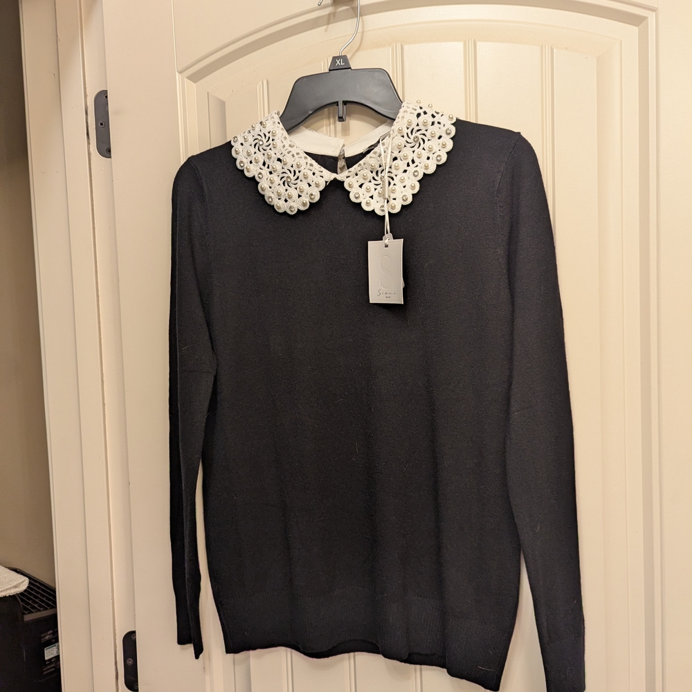 Elegant Black Sweater with Lace Collar